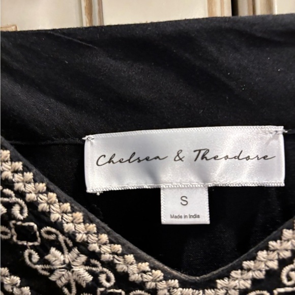 Chelsea & Theodore top ladies size small black in color. Long sleeve - Picture 3 of 6